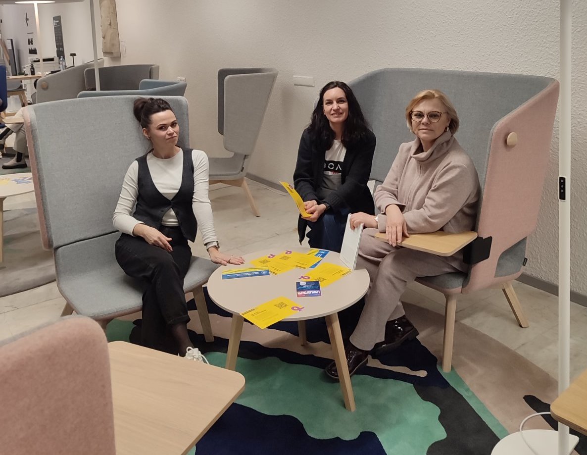 Команду ТНПУ представляли завідувач кафедри психології Марини Орап, доцент кафедри психології Валентини Вовк та асистент кафедри психології розвитку та консультування Ольги Логвись