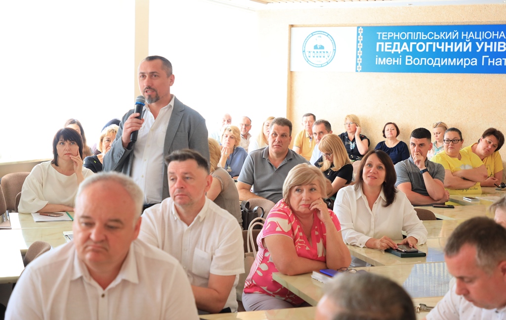 Юрій Древніцький_питання про новації вступу 2025.JPG