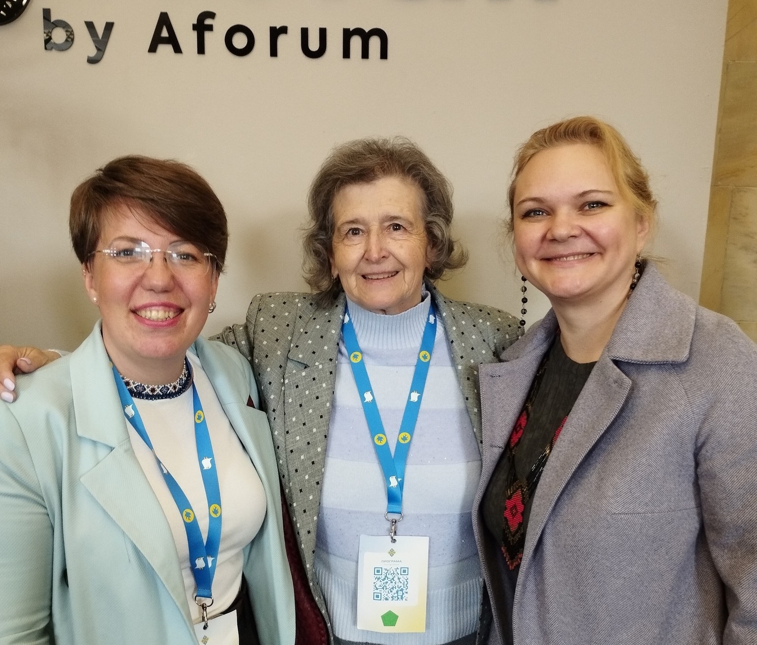  В. Сімакова, керівниця проєкту ''Навчання для України'' та О. Ліннік, представниця ЮНЕСКО.jpg