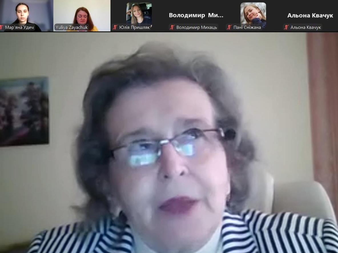   Підсумок проводить професор Оксана Боднар (1).jpg