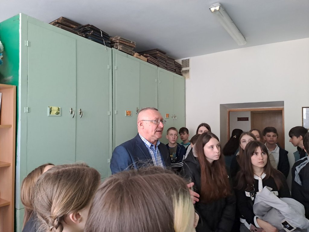 Огляд гербарних зразків під керівництвом Руслана ЯВОРІВСЬКОГО