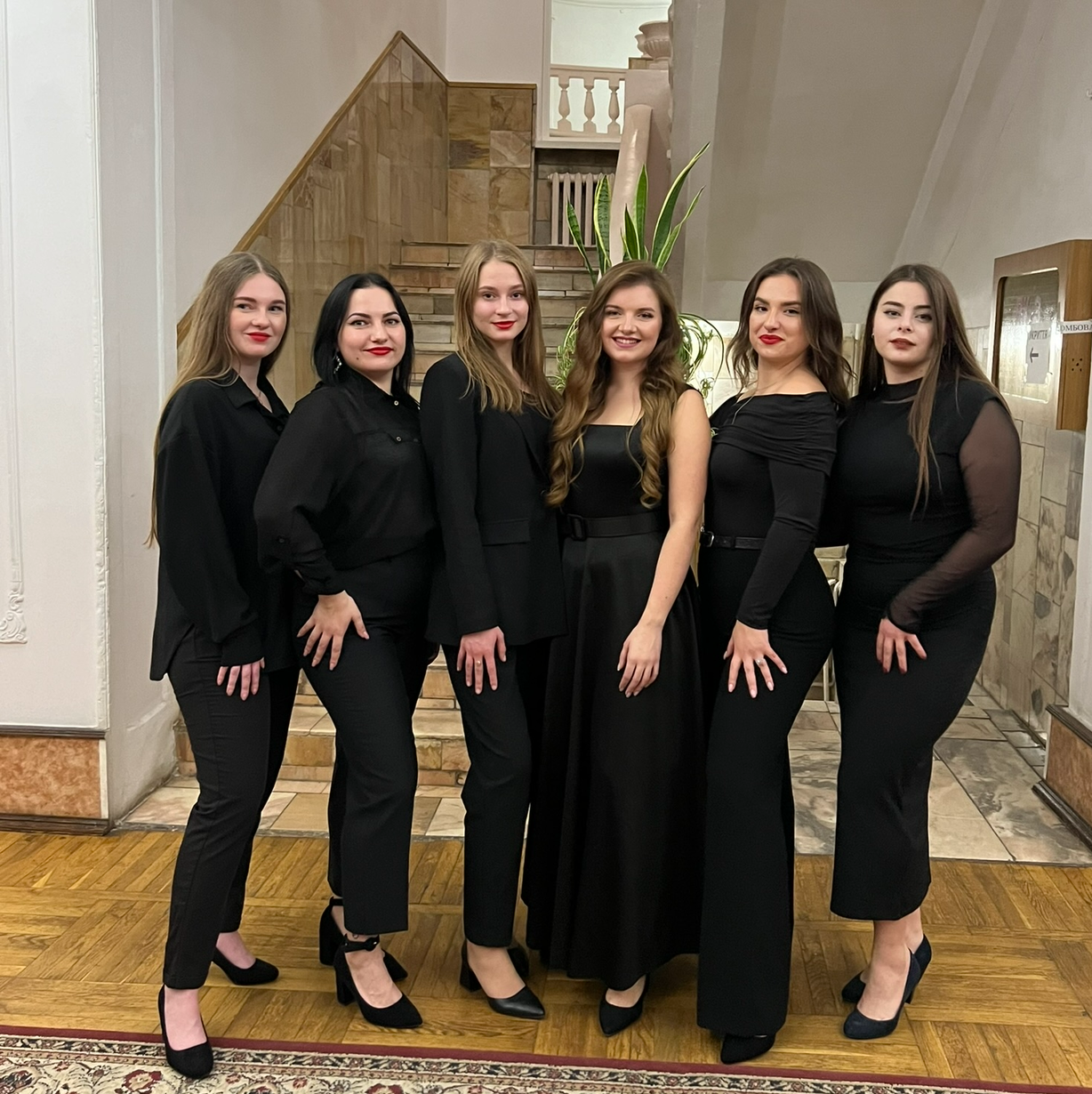 Учасниці Естрадної студії ТНПУ ім. В. Гнатюка.png