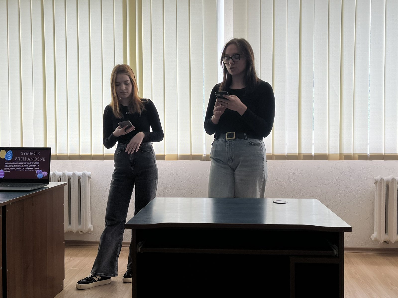   Здобувачі представили авторські розробки занять з іноземних мов (польської та англійської), тематично об’єднаних навколо свята Великодня..jpg