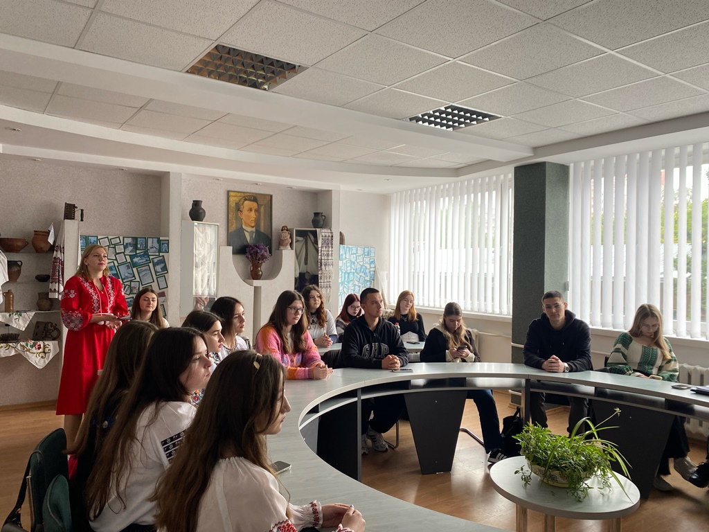 Під час підведення підсумків медіафестивалю_РАЗОМ ДО ПЕРЕМОГИ.JPG