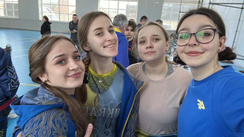 Радість перемоги у студенток ТНПУ