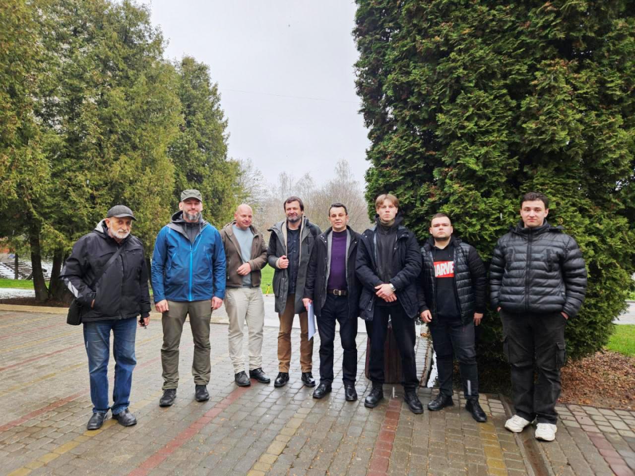 Спільна фотографія партнерів.jpg