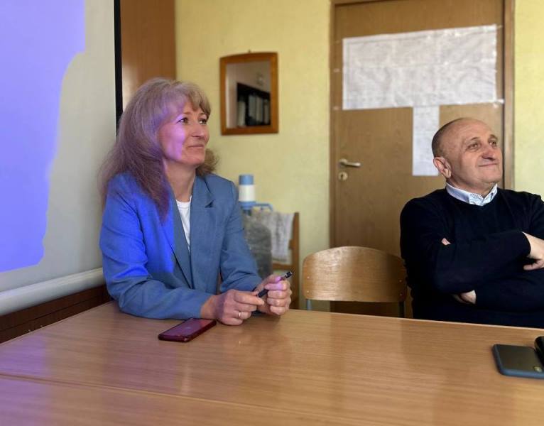 Розпочинає засідання ради стейкхолдерів декан Галина Генсерук