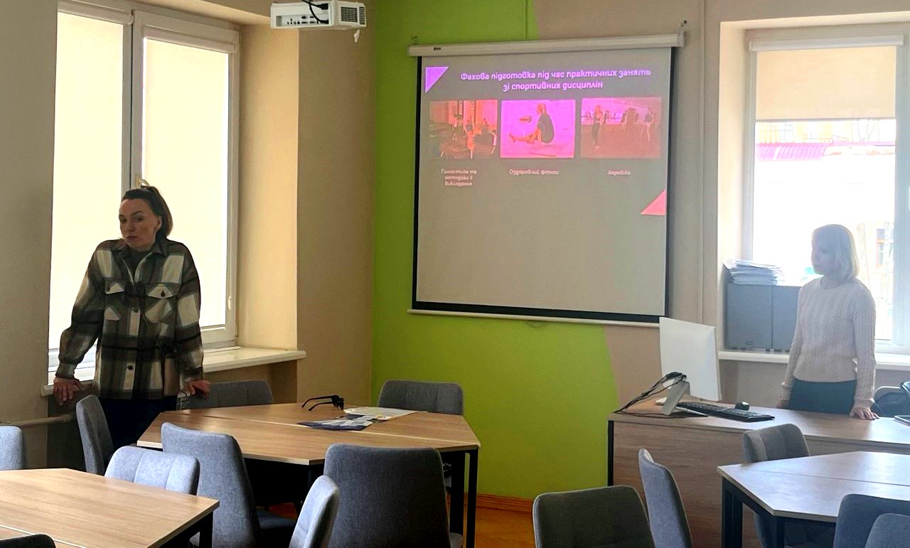   Ірина Ангелюк розповідає про освітні компоненти.jpg