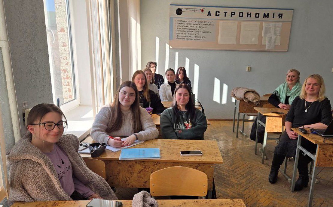 Стейкхолдер Світлана Кекот з студентами