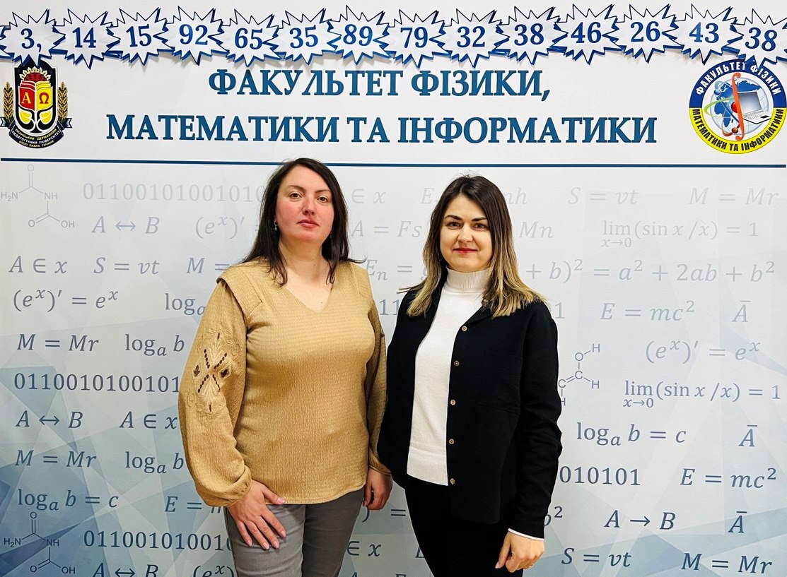 Марія МЕДВЕДЄВА та Галина ТКАЧУК.jpg