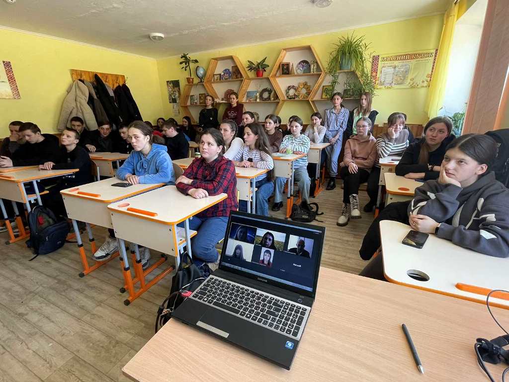 Зацікавлені слухачі на профорієнтаційному заході