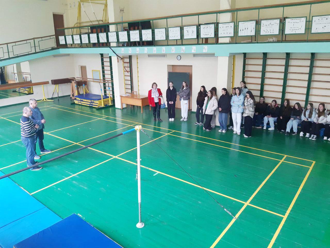  Екскурсія спортивними залами.jpg