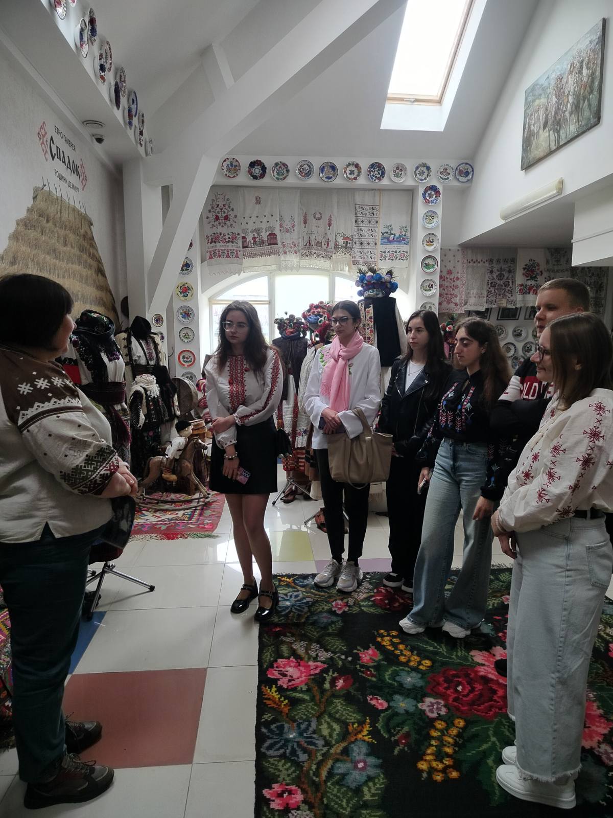 Студенти-історики відвідали етногалерею "Спадок" родини Демкур