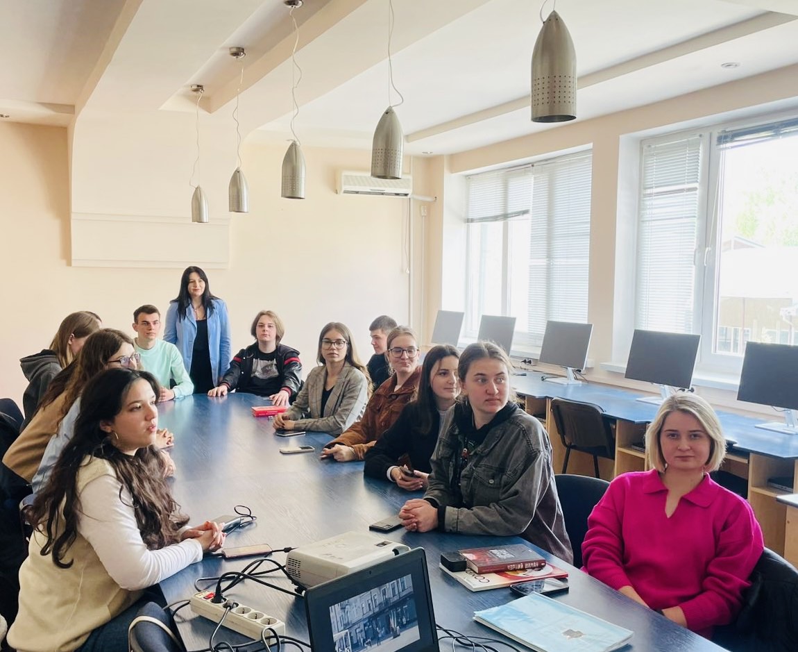  Учасники семінару.jpg.jpg