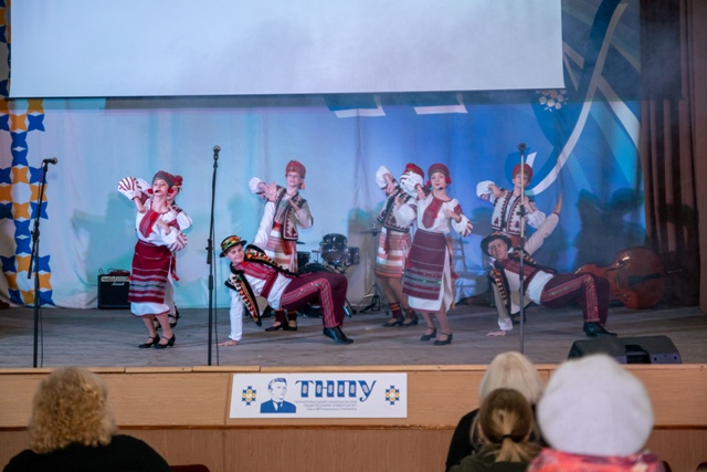 Народжені бути вільними...