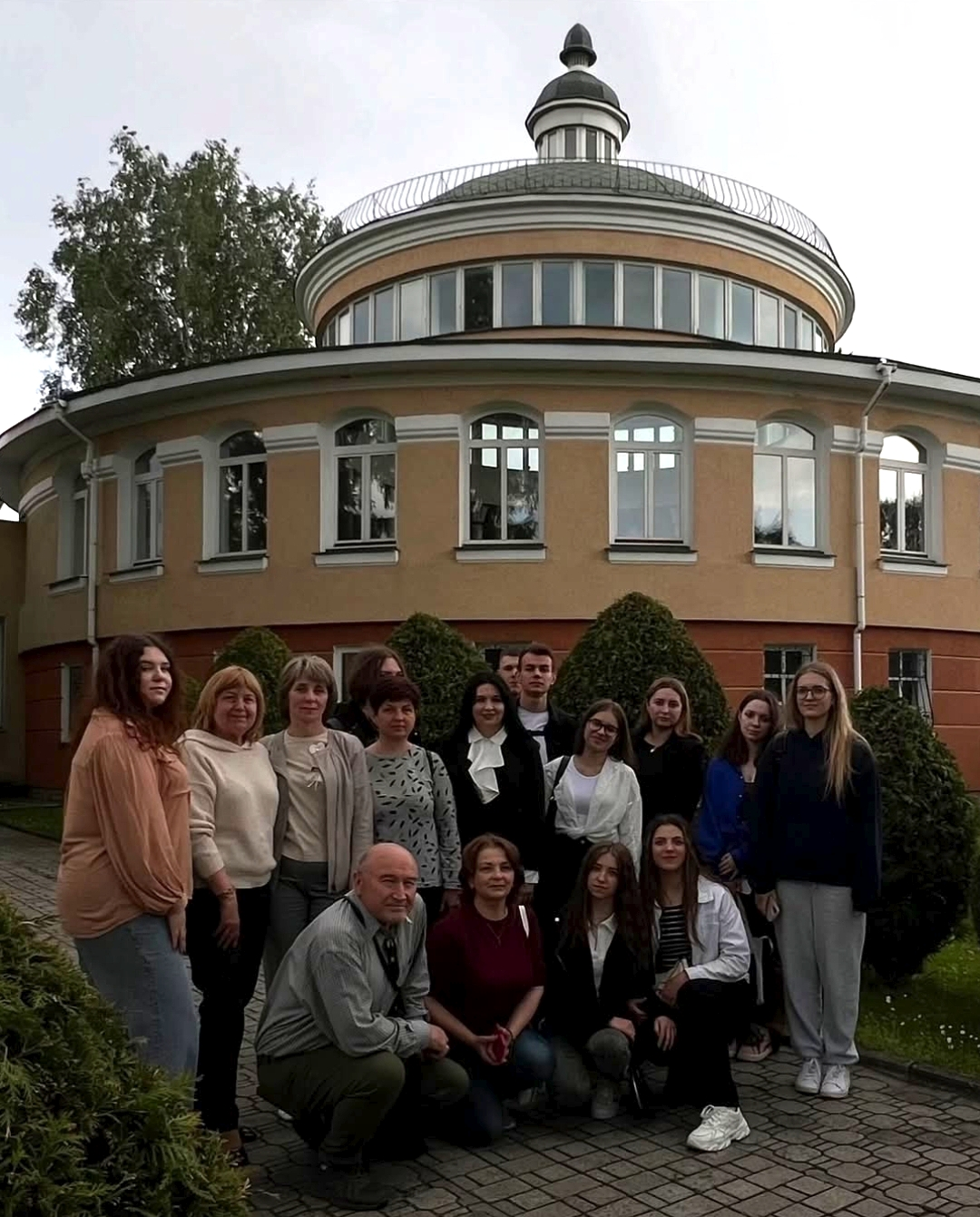 Студенти та викладачі в Острозі