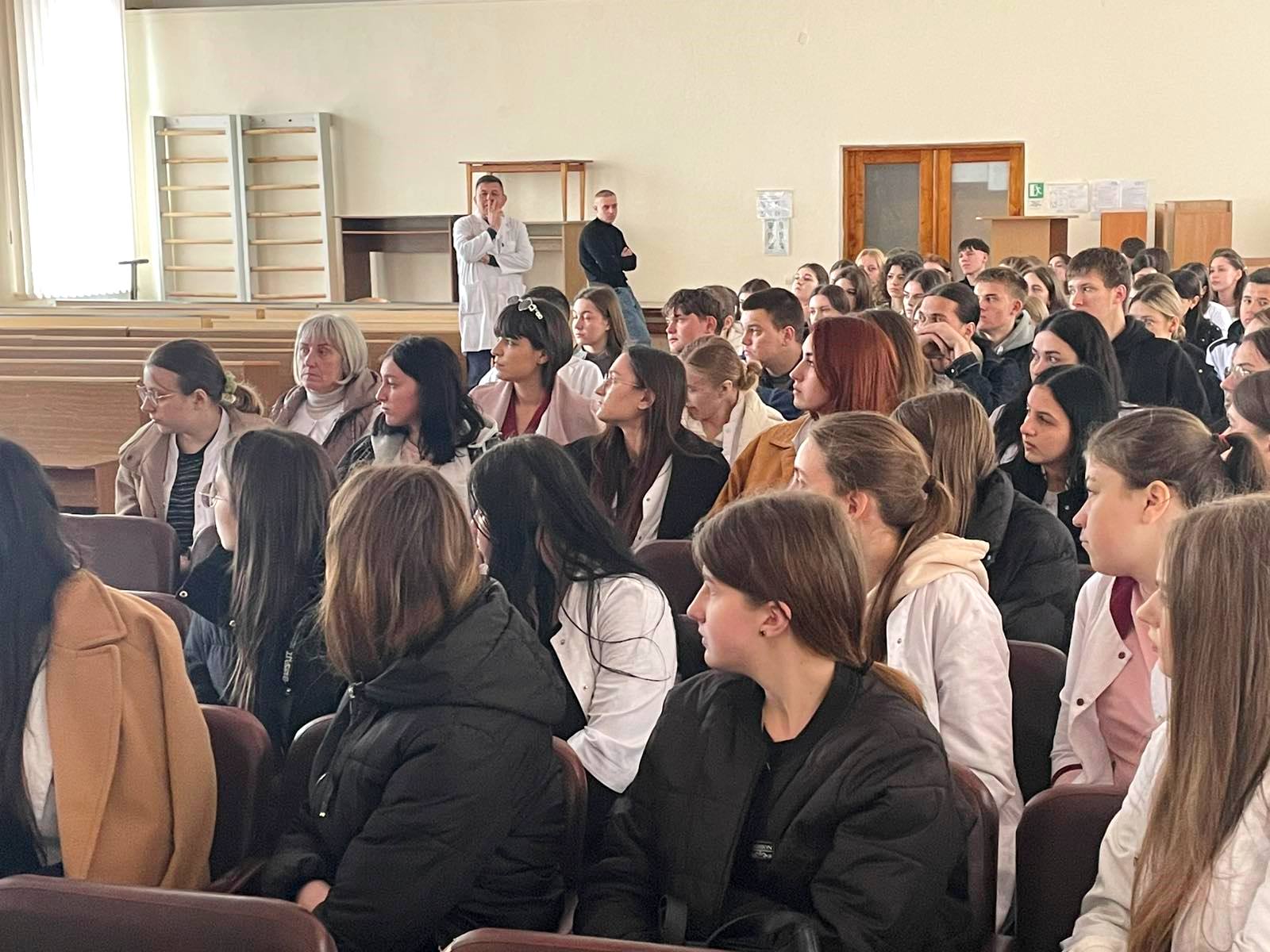 Здобувачі спеціальності 223 Медсестринство і 221 Стоматологія.jpg