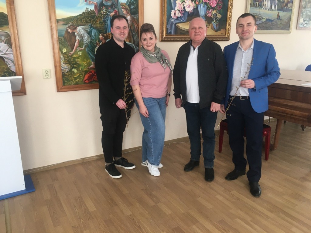 Чудовий настрій після концерту у викладачів кафедри музикознавства та методики музичного мистецтва і предметно-циклової комісії «народні інструменти»