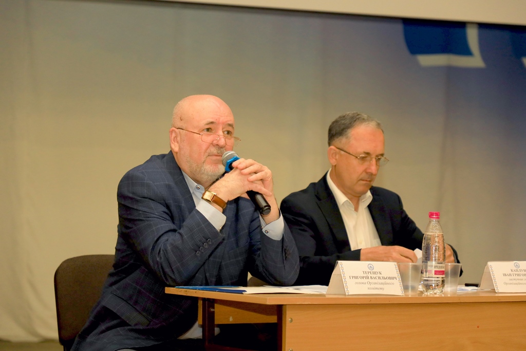  Голова організаційного комітету Григорій Терещук та його заступник Іван Каплун.JPG