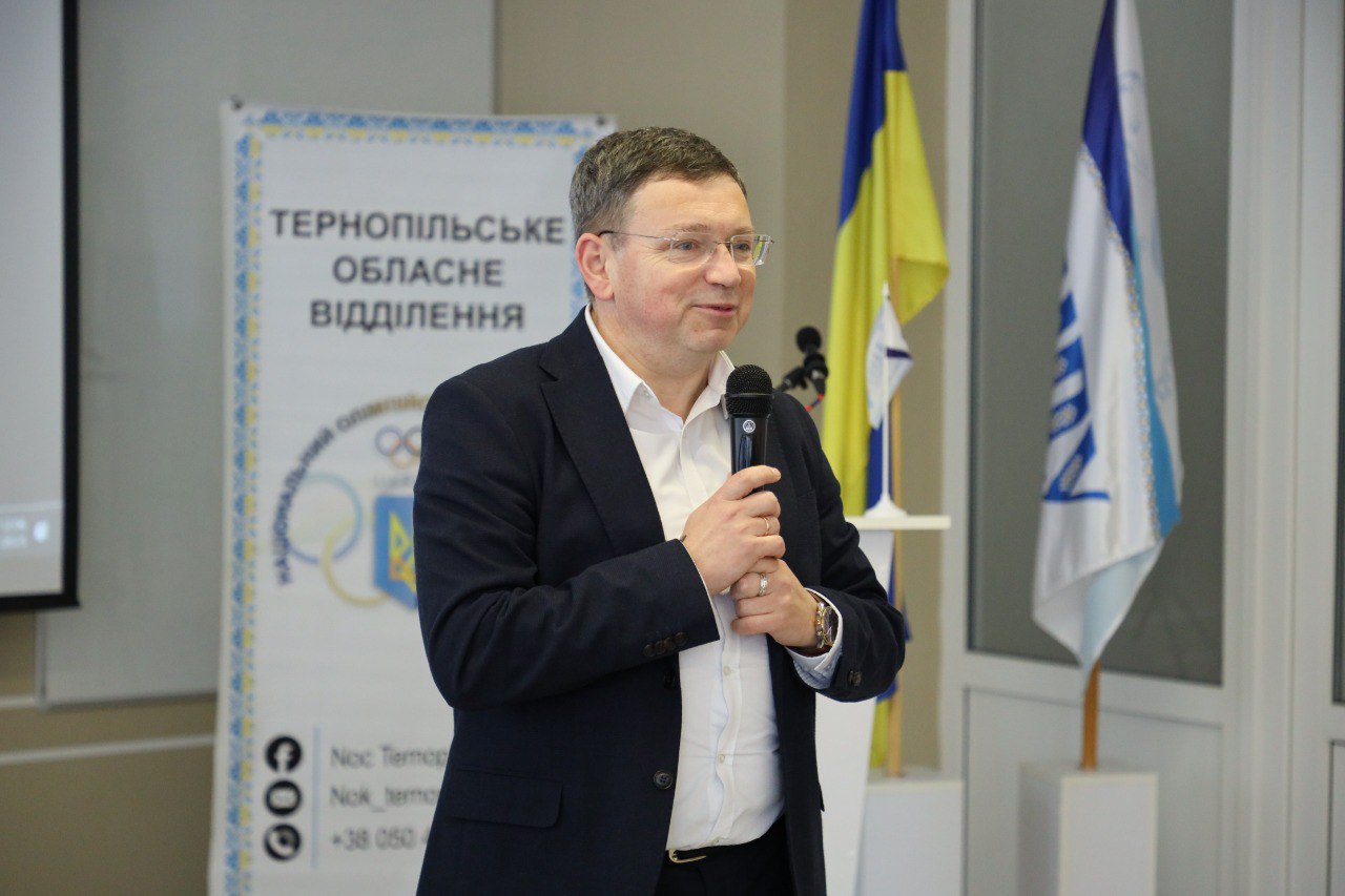 Kadr z vitalnoho slova rektora TNPU, profesora Bohdana Buiaka