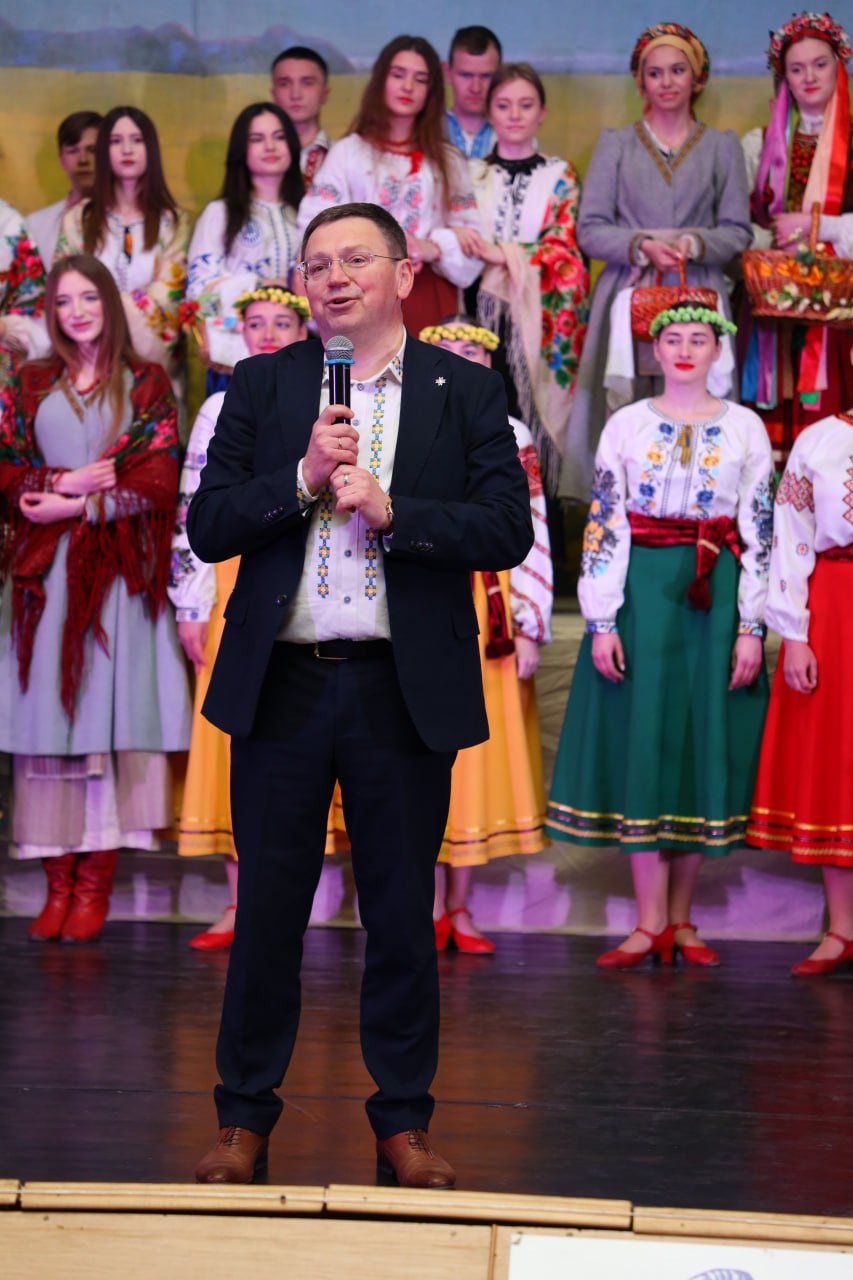 Rektor, profesor Bohdan Buiak pidsumovuiuchy zavershuie zakhid