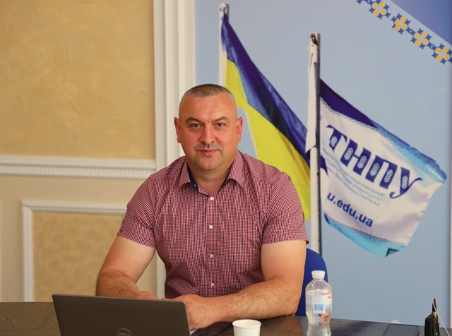  Бубняк Юрій Романович - доктор філософії з галузі знань 01 Освіта Педагогіка  зі спеціальності 015 Професійна освіта (за спеціалізаціями)