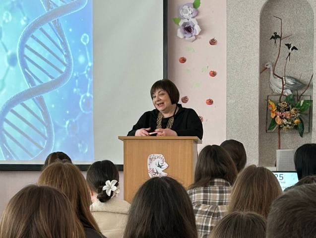  Вступне слово фахівця з генетики та біотехногій, першої проректорки, докторки біологічних наук, професорки Надії Дробик