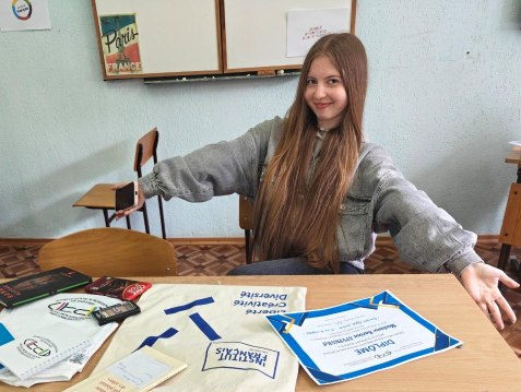  Задоволене обличчя переможниці