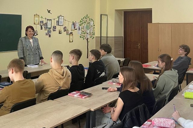   Зустріч з учнями 10-Б класу