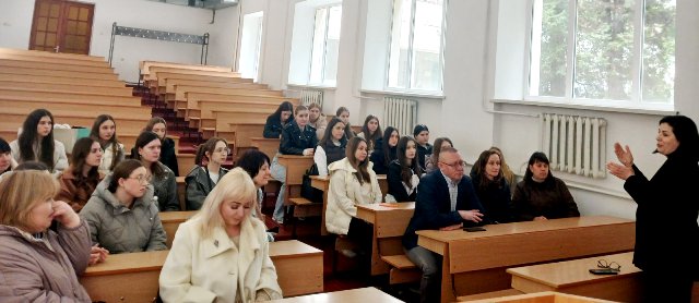  З привітальним словом професор О.І. Боднар