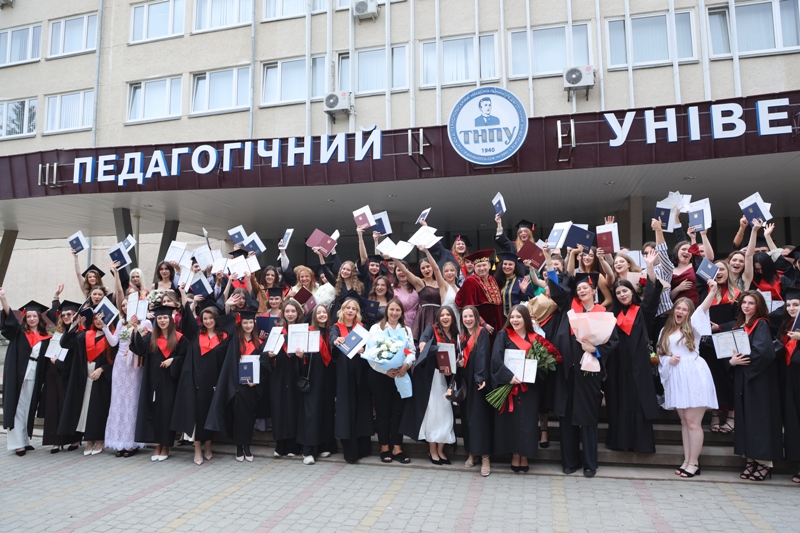 Мить тріумфу Випускники ТНПУ–2026