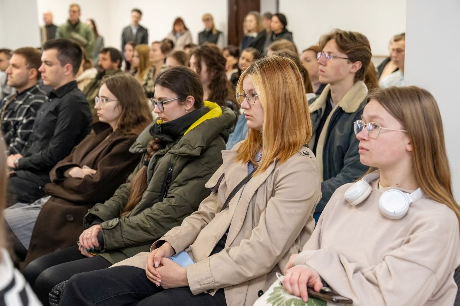 Історики на відкритті виставки