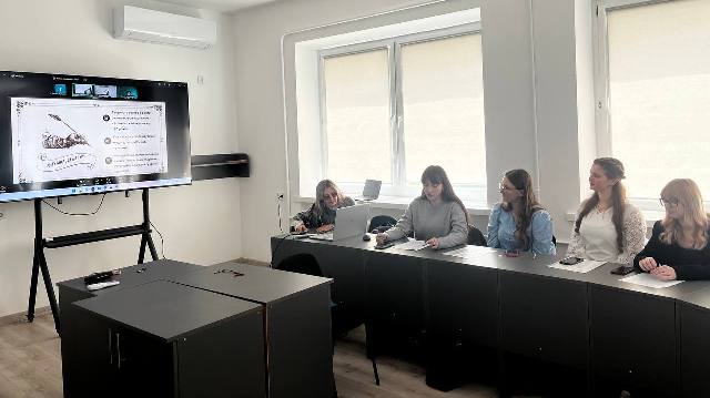  Секційне засідання -обговорення студентських наукових досліджень у навчальній аудиторії