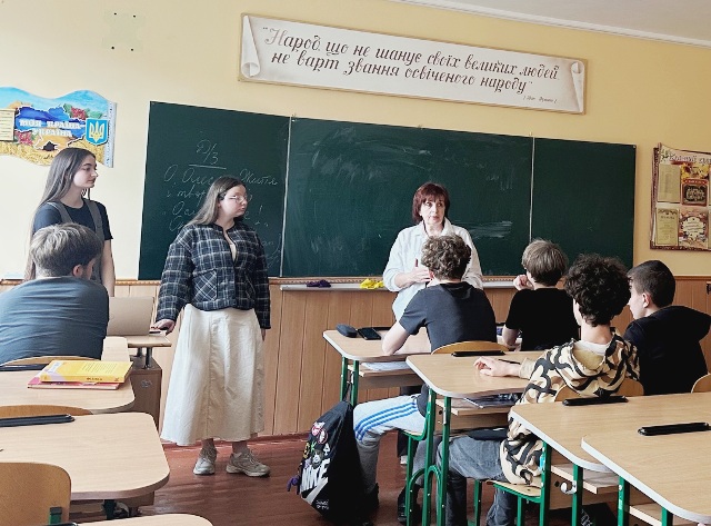 Учитель історії школи Анна Данилюк ділиться досвідом власного професійного становлення