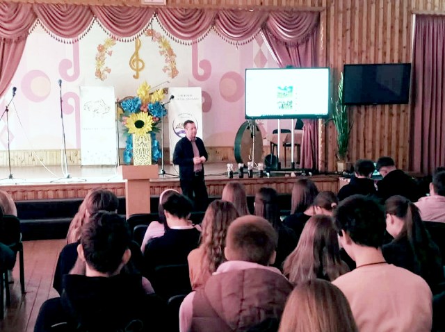  Іван Рудакевич розповідає про ґрунти біля Тернополя