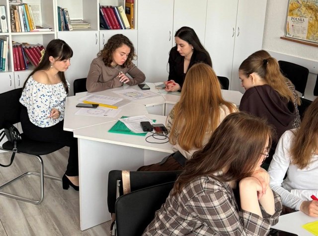 Обговорення медіаосвітніх інструментів та способів активізації читацької діяльності учнів