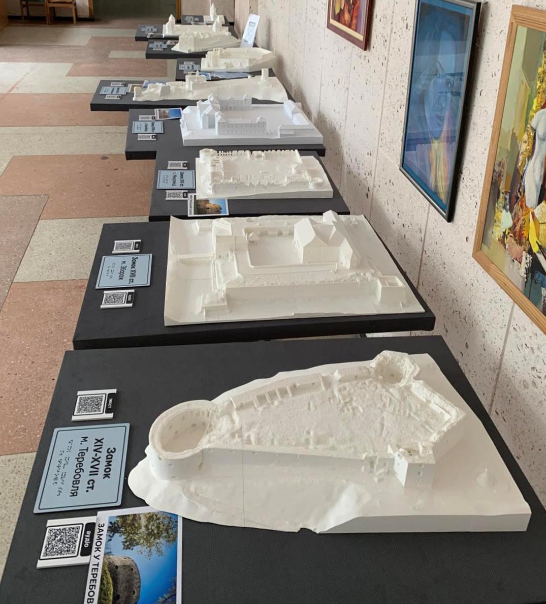  Інклюзивна мобільна виставка Національного заповідника Замки Тернопілля