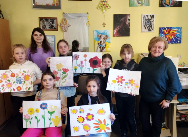 Малювання квітів у теплих кольорах (Надія Заїка)