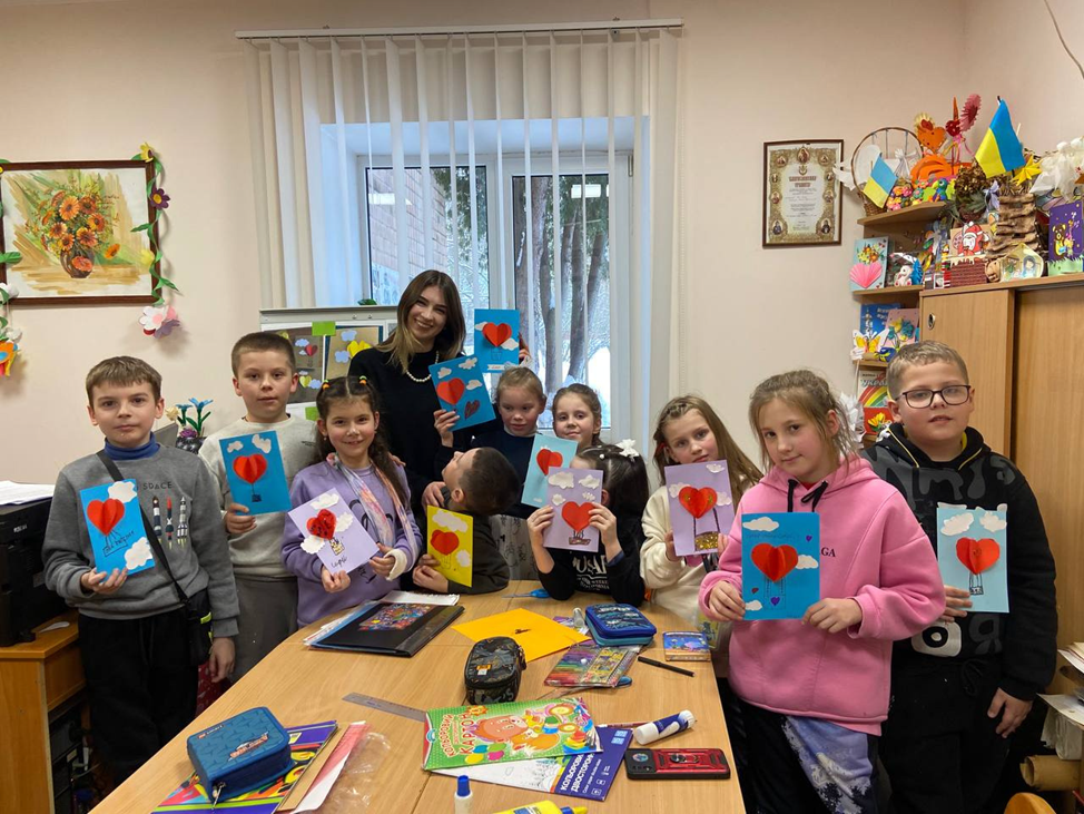 Виготовлення «валентинок» (Влада Коробович)