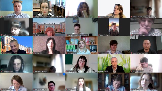 Члени конкурсної комісії та учасники секційного засідання під час обговорення наукових результатів