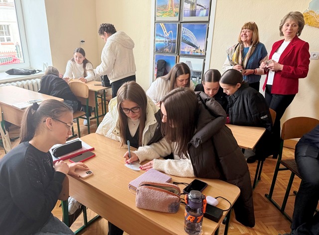  Активна взаємодія під час тренінгу доцента Галини Бачинської та професора Тетяни Вільчинської