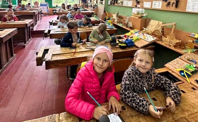 Маленькі ручки - великі таланти (заняття на інженерно-педагогічному факультеті).