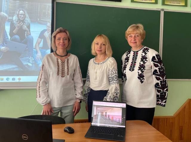  Викладачі кафедри ТОМФВ демострують відео практичного заняття на факультеті фізичного виховання
