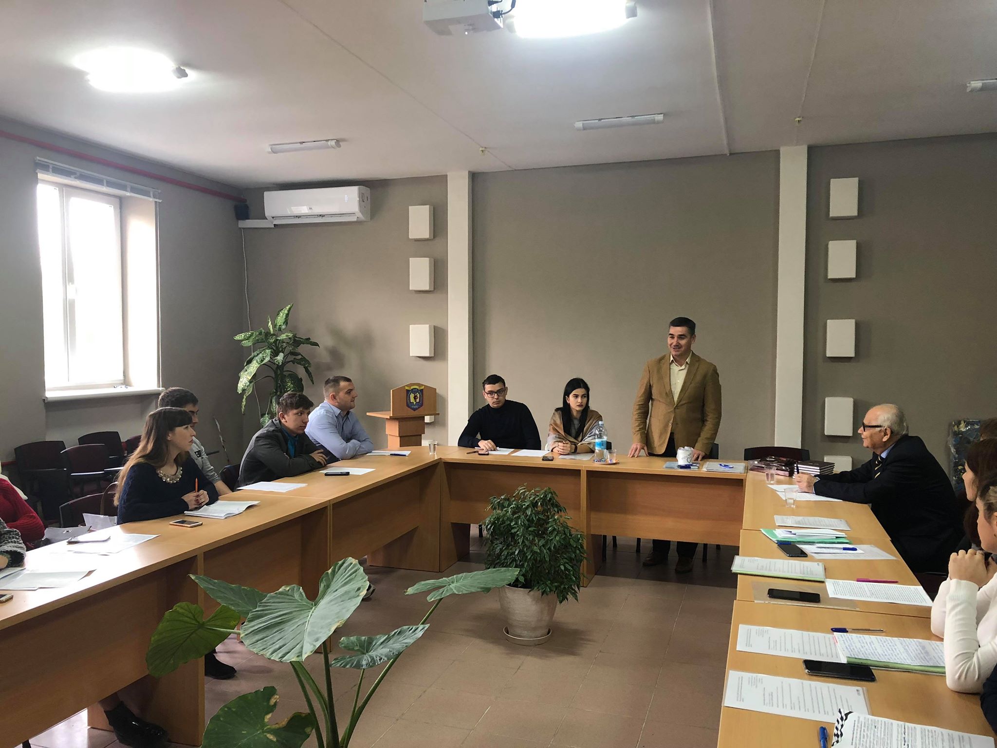 Виступ декана історичного факультету Володимира Міська