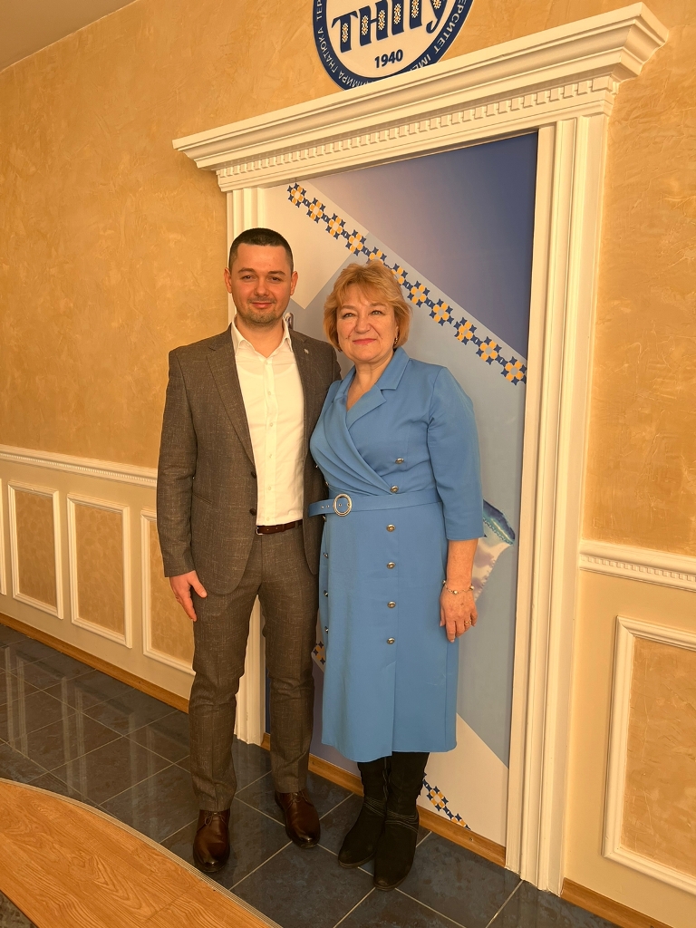 Вітаємо Дзендзеля Андрія Юрійовича з успішним захистом дисертації!