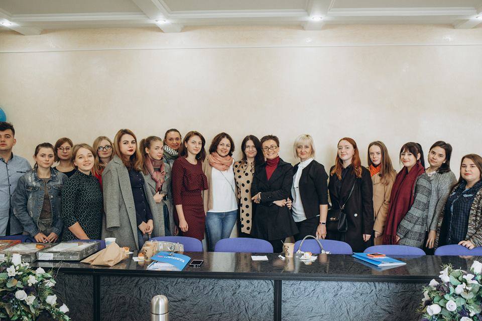 Спільне фото учасників семінару та тренерів