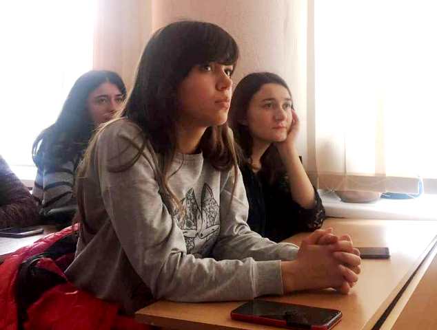 Їм змінювати країну...