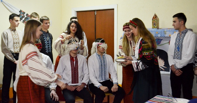 Щось замислили дівчата...