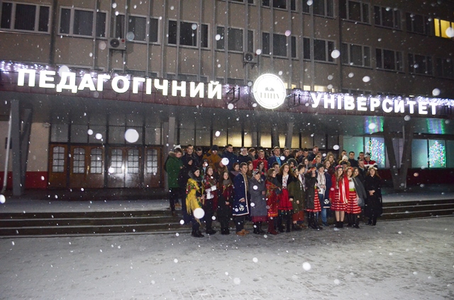 До свята готові