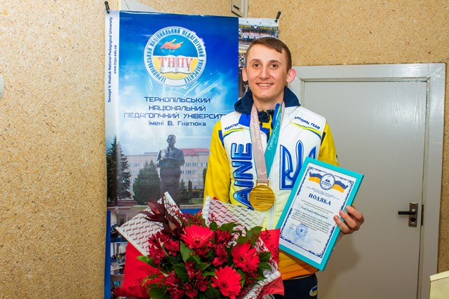 Тарас Радь - студент факультету фізичного виховання ТНПУ ім. В. Гнатюка Тарас Радь - студент факультету фізичного виховання ТНПУ ім. В. Гнатюка